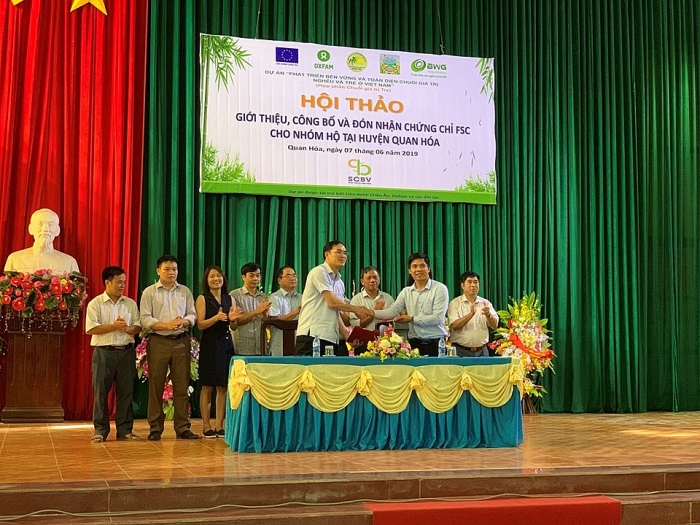 Công ty CP BWG Mai Châu cùng 545 hộ dân huyện Quang hoá (Thanh Hoá) được cấp giấy chứng chỉ FSC cho vùng nguyên liệu tre