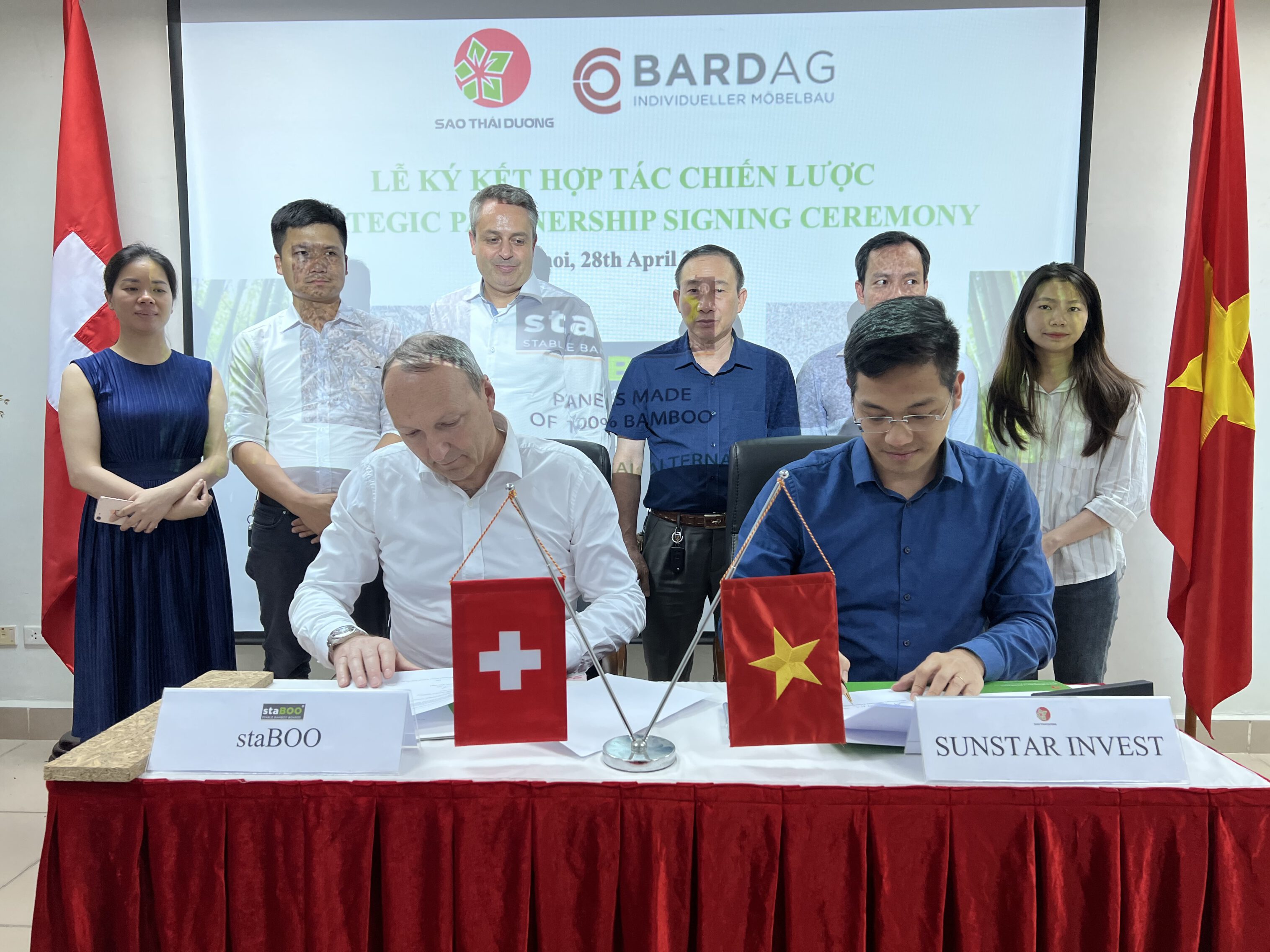 SJF ký kết hợp tác chiến lược với BARD AG – staBOO Thuỵ Sỹ để xây Nhà máy sản xuất ván dăm tre OSB lớn nhất thế giới.
